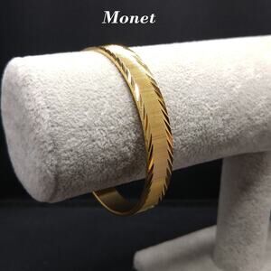 Monet 1960 Textured Gold Plated Bangle Bracelet #3263 Vintage Jewelry Book Piece